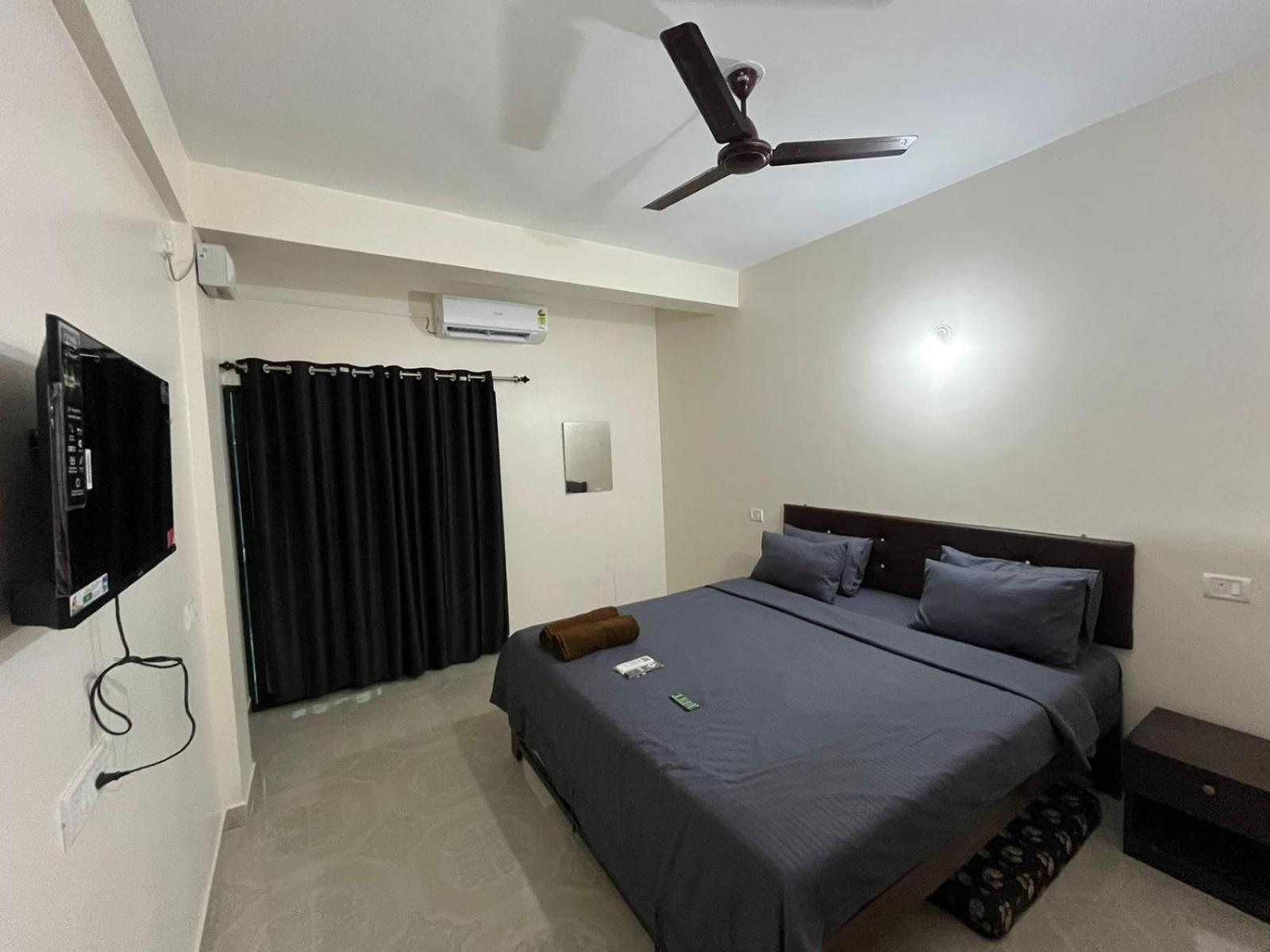 Hotel Saffron Baga Exterior photo
